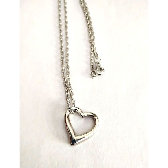 1980s Vintage Open Heart Pendant Necklace - Picture 1 of 3